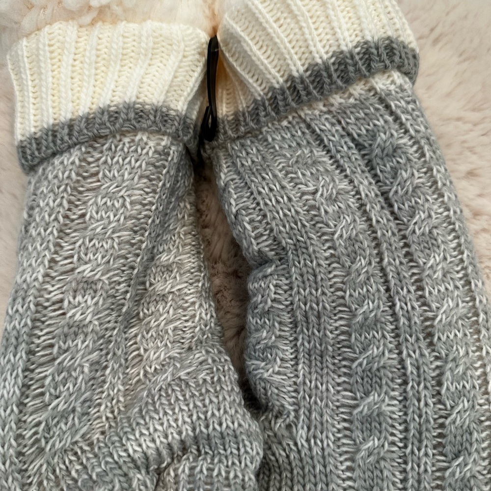 Gray Knit Cat Mittens - Picture 3 of 5